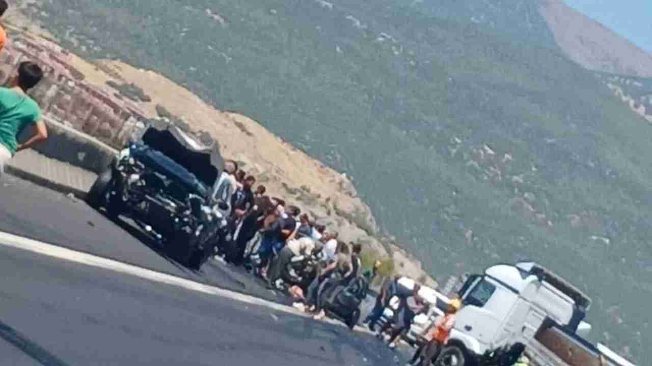 Gaziantep Otoyolunda Feci Kaza! Anne ve Oğlu Hayatını Kaybetti, 5 Kişi Yaralandı