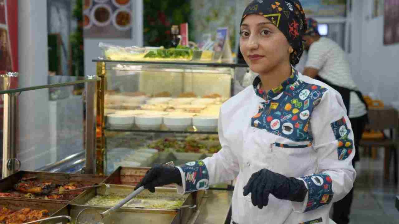 19 Yaşındaki Gaziantepli Genç Kadın Başardı! Hayalini Kurdu, 5 Kişiye İş Verdi