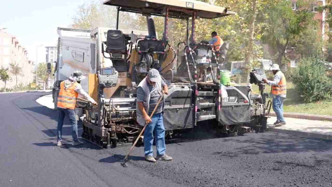 Şehitkamil’de yol seferberliği sürüyor