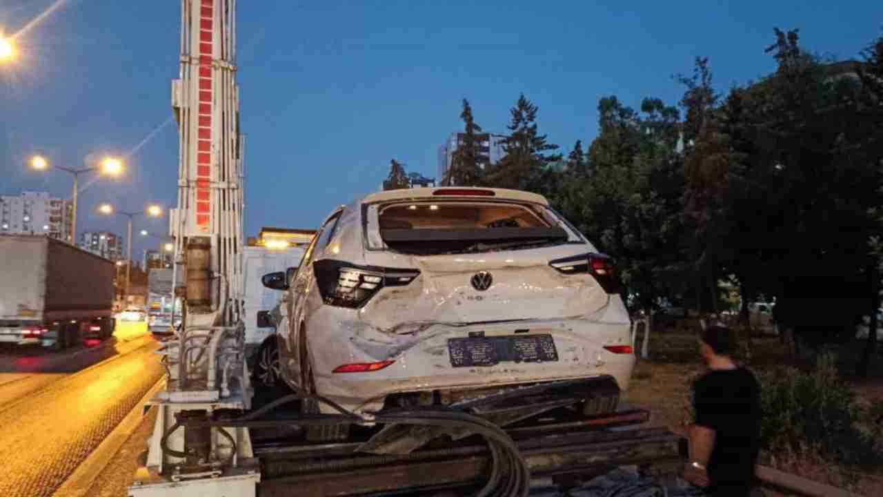 Tarsus-Adana-Gaziantep otoyolu'nda zincirleme trafik kazası: 3 yaralı