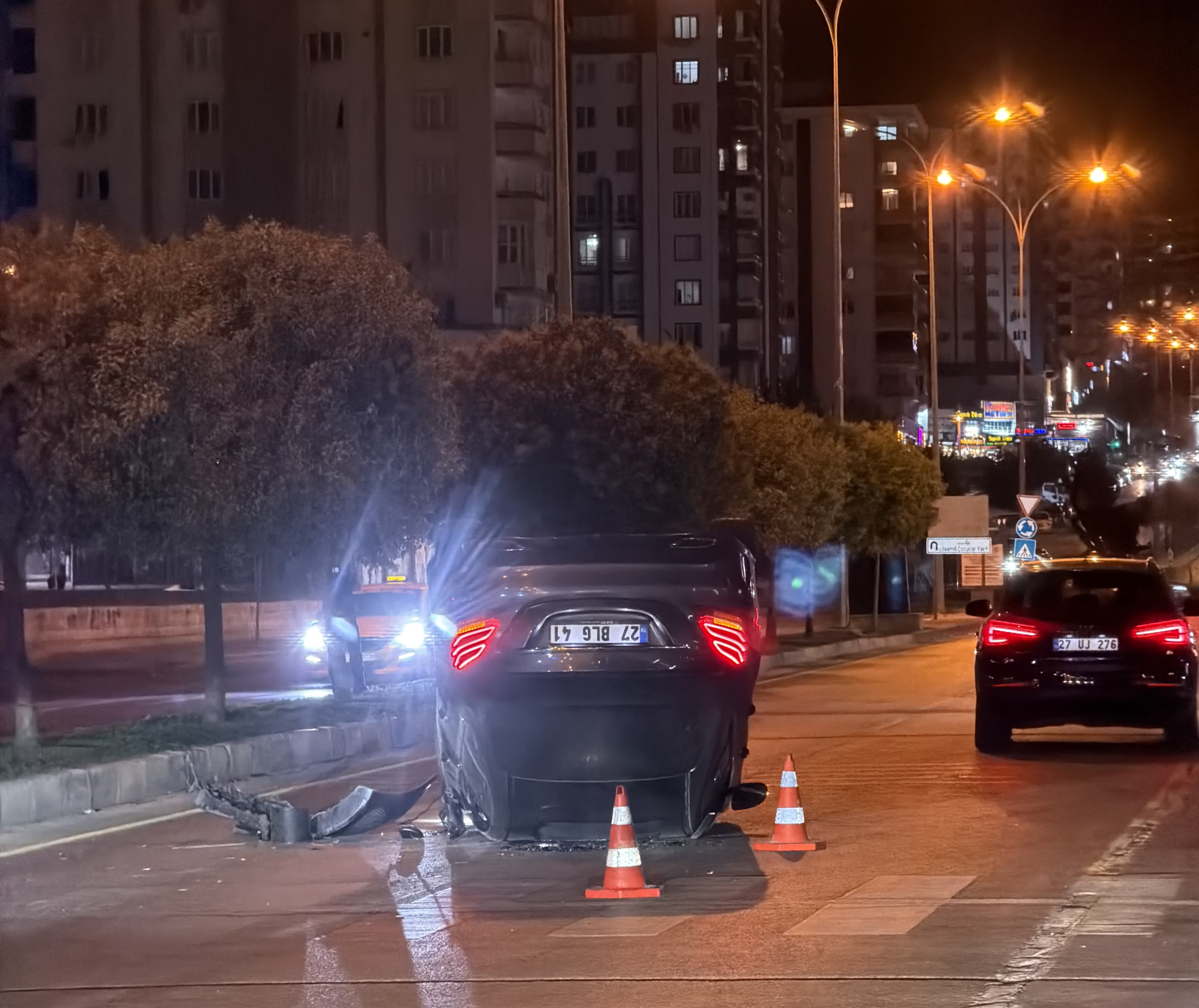 Gaziantep İbrahimli’de Lüks Araç Takla Attı: Karşı Yola Uçtu