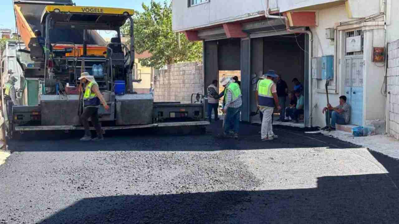 Büyükşehir’in Araban’da sıcak asfalt çalışması sürüyor