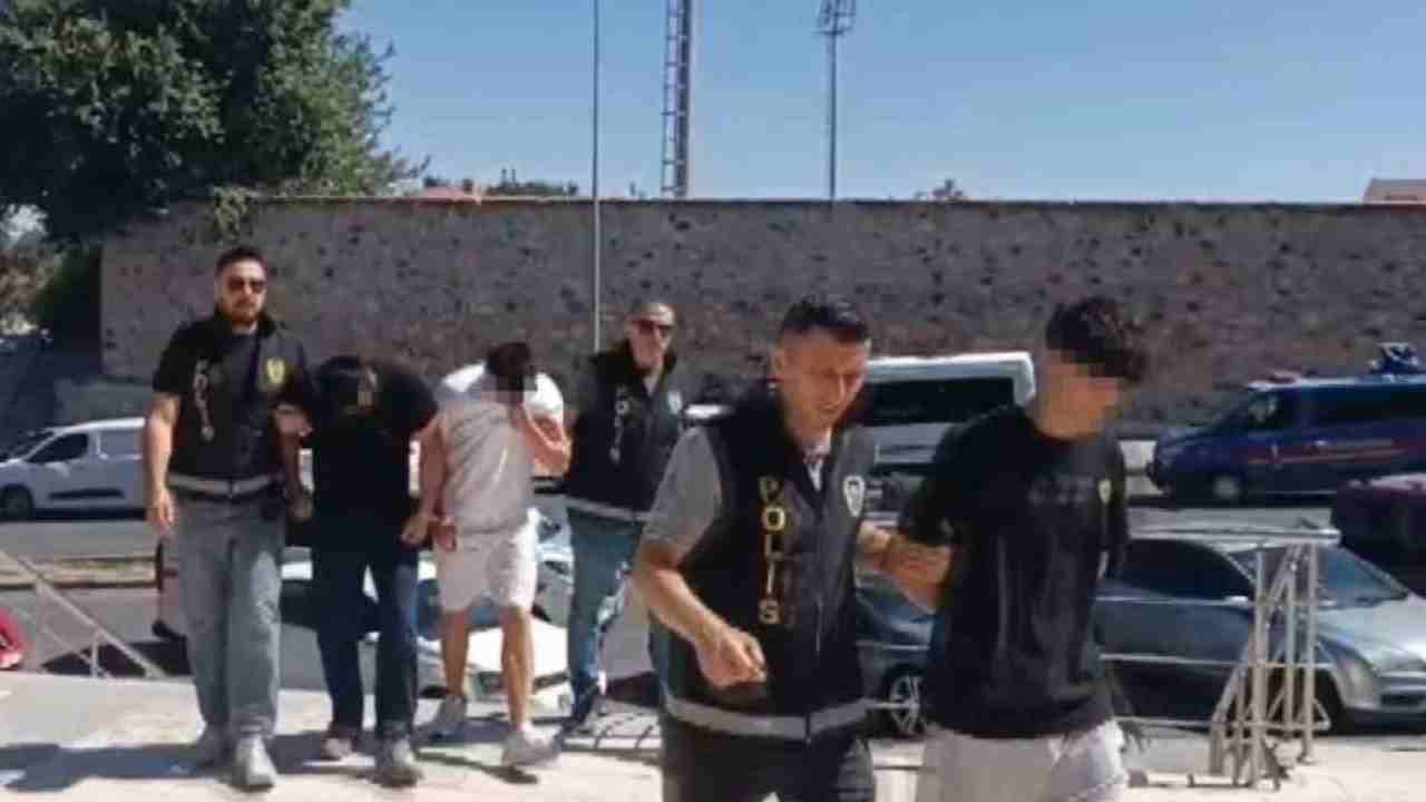 Gaziantep'e Sıçrayan Araç Devri Sahtekarlığı!  2 tutuklama