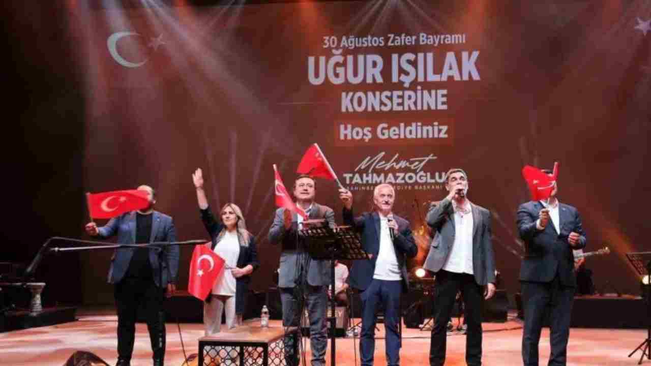 Şahinbey’de zaferin coşkusu şarkılarla taçlandı
