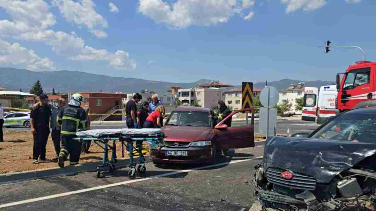 Gaziantep’te iki otomobil çarpıştı: 5 yaralı