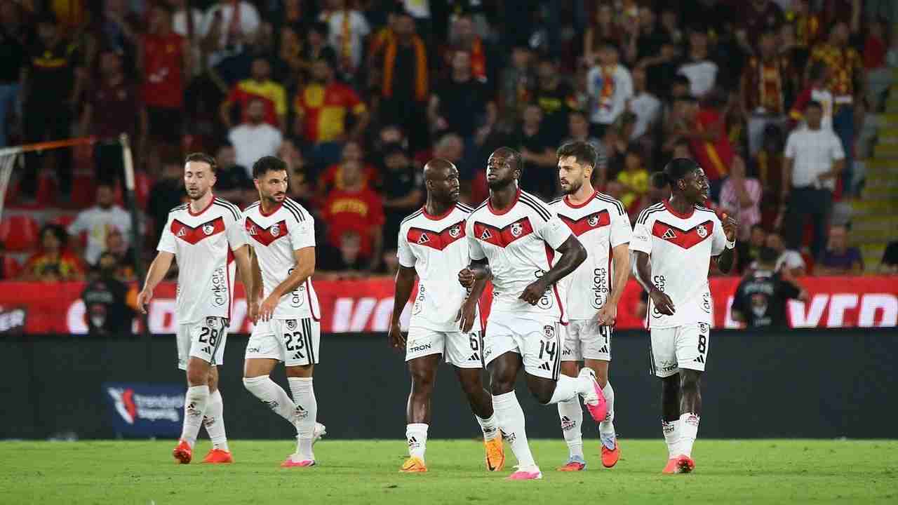 Gaziantep FK - Fenerbahçe Maçında Sakatlık Şoku...