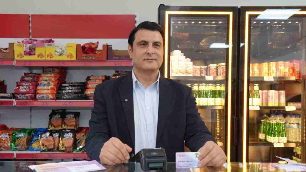 Umut Yılmaz’dan bir destek de liseli öğrencilere