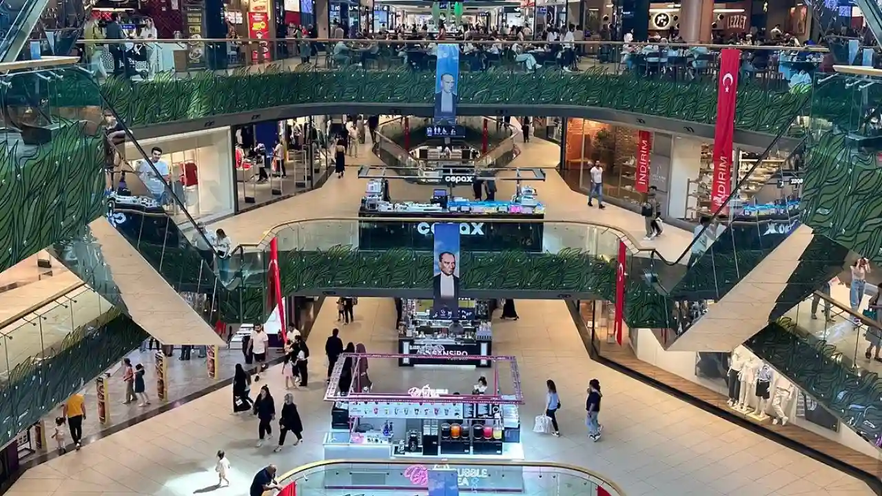 Gaziantep'te Dev AVM'de Kriz! Mağazalar Kapanıyor