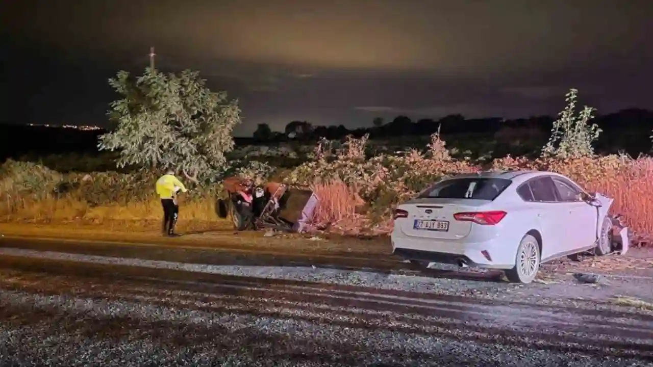 Gaziantep’te otomobil ile traktör çarpıştı: 3 yaralı