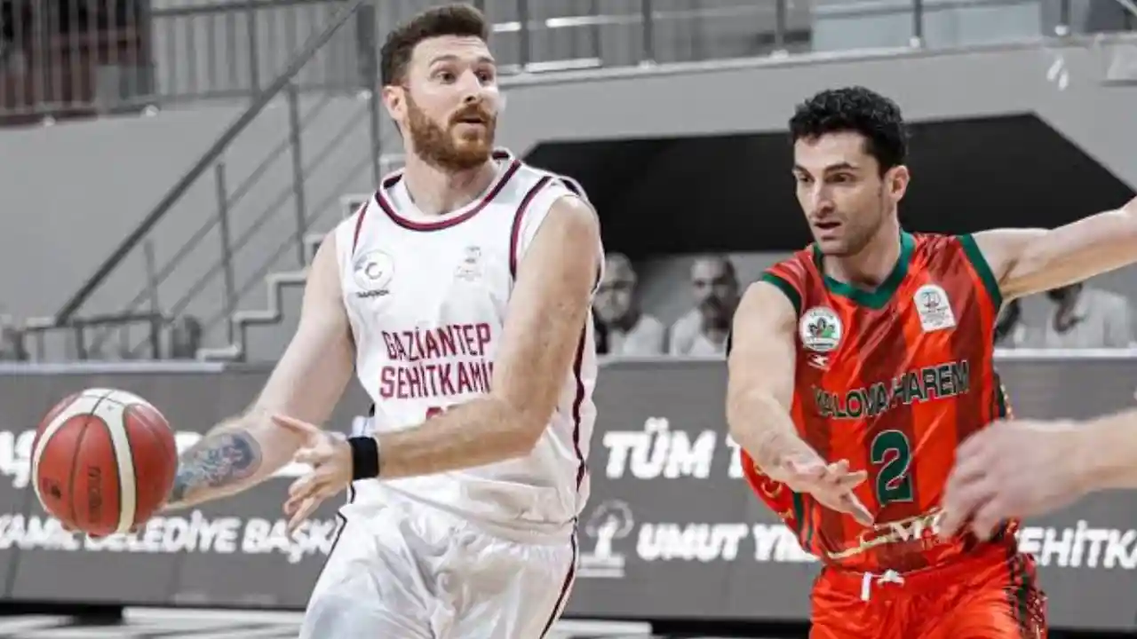 Salonda Nefesler Tutuldu: Gaziantep Basketbol 70-67 Yalova Haremspor
