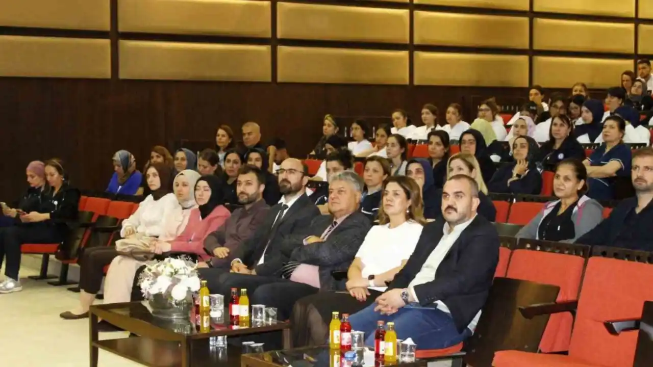 GAÜN Hastanesi’nde Emzirme Haftası sempozyumu düzenlendi