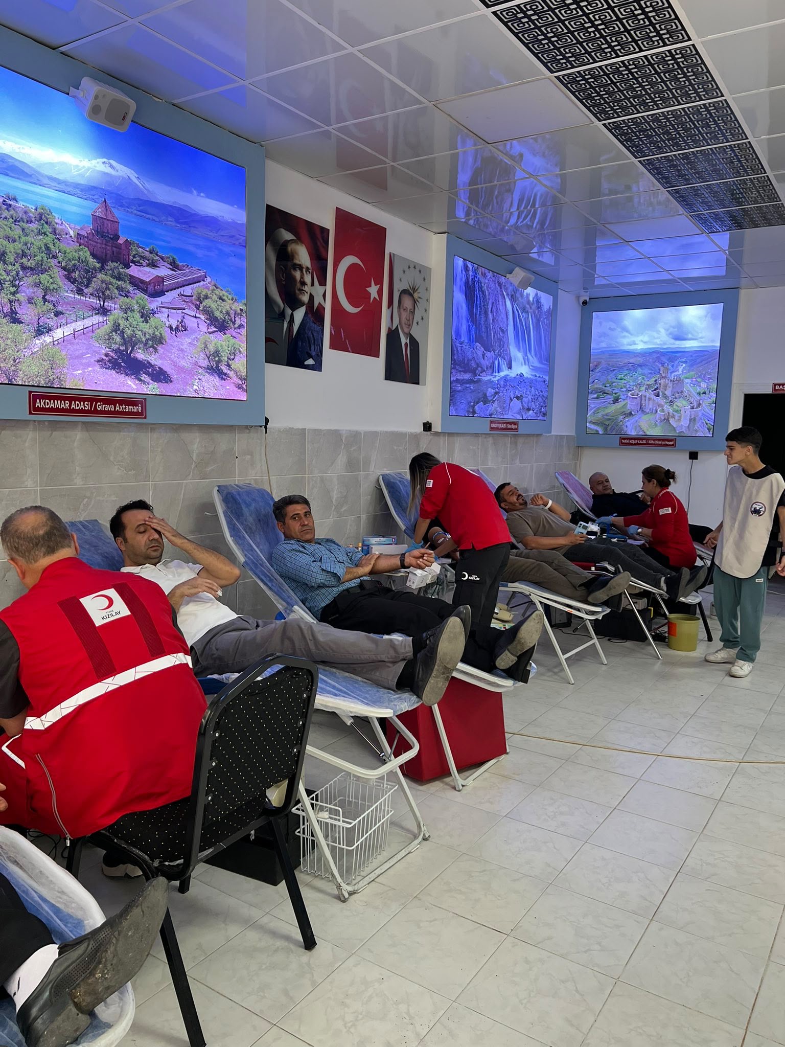 Van Gölü Derneği ve Kızılay’dan Kan Bağışı Kampanyasına Yoğun Katılım