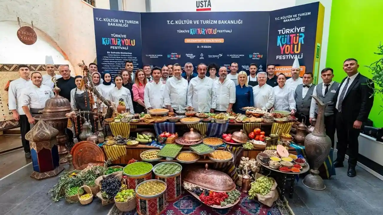 Ne Kebap Nede Baklava: Ünlü Şeflerin Gaziantep'te 'Yemeden Dönmeyin' Dediği Lezzetler
