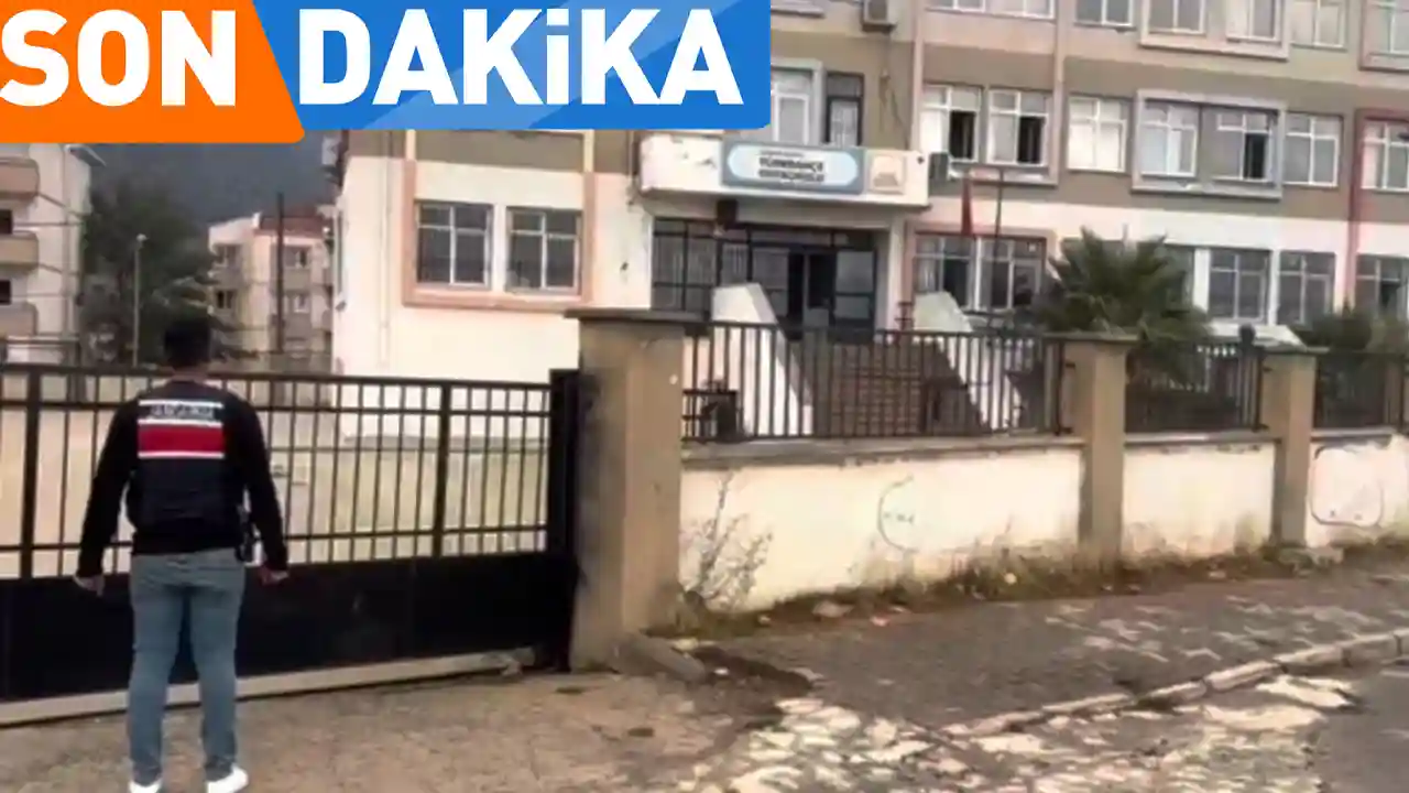 Gaziantep'te Okul Çevrelerinde Dev Huzur Operasyonu: 181 Aranan Şahıs Yakalandı