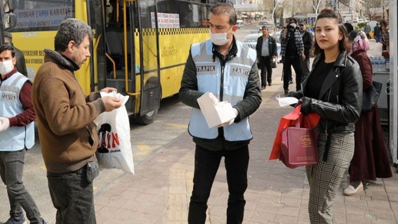 Toplu ulaşım araçlarını kullananlara maske