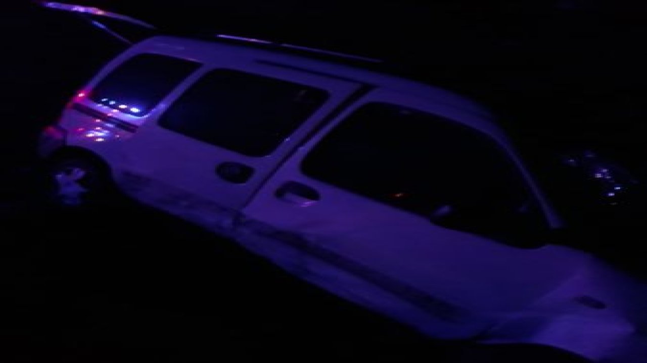 Otomobil şarampole devrildi: 4 yaralı