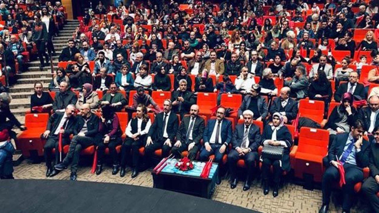 ŞEHİTKAMİL TÜRKÜLERLE ANILDI