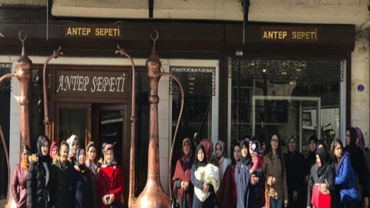 Türk ve Suriyeli öğrencileri Gaziantep'i gezdi