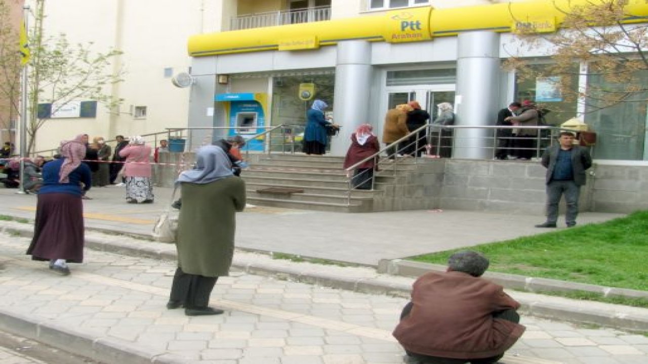 Yardım paraları ihtiyaç sahiplerinin evlerine götürülüyor