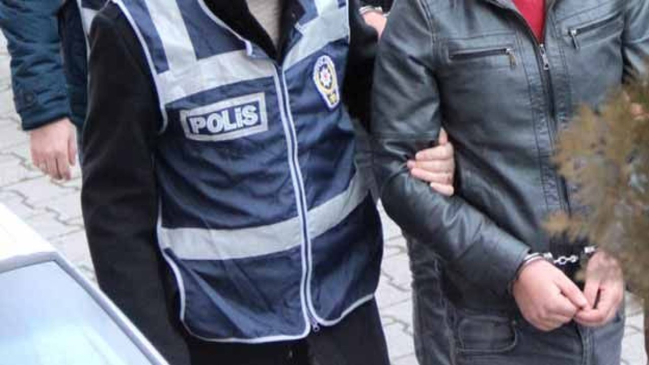 Sınırda 1'i PKK şüphelisi 4 kişi yakalandı