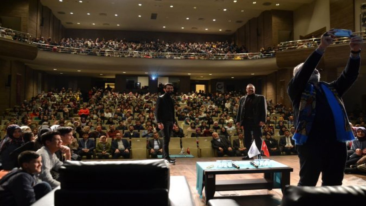 'SANATTA ABDÜLHAMİT HAN' ADLI SÖYLEŞİYE YOĞUN İLGİ