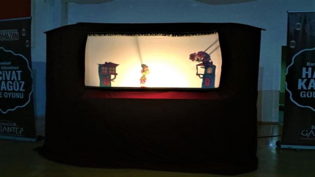 HACİVAT KARAGÖZ GÖLGE OYUNU YOĞUN İLGİ GÖRÜYOR