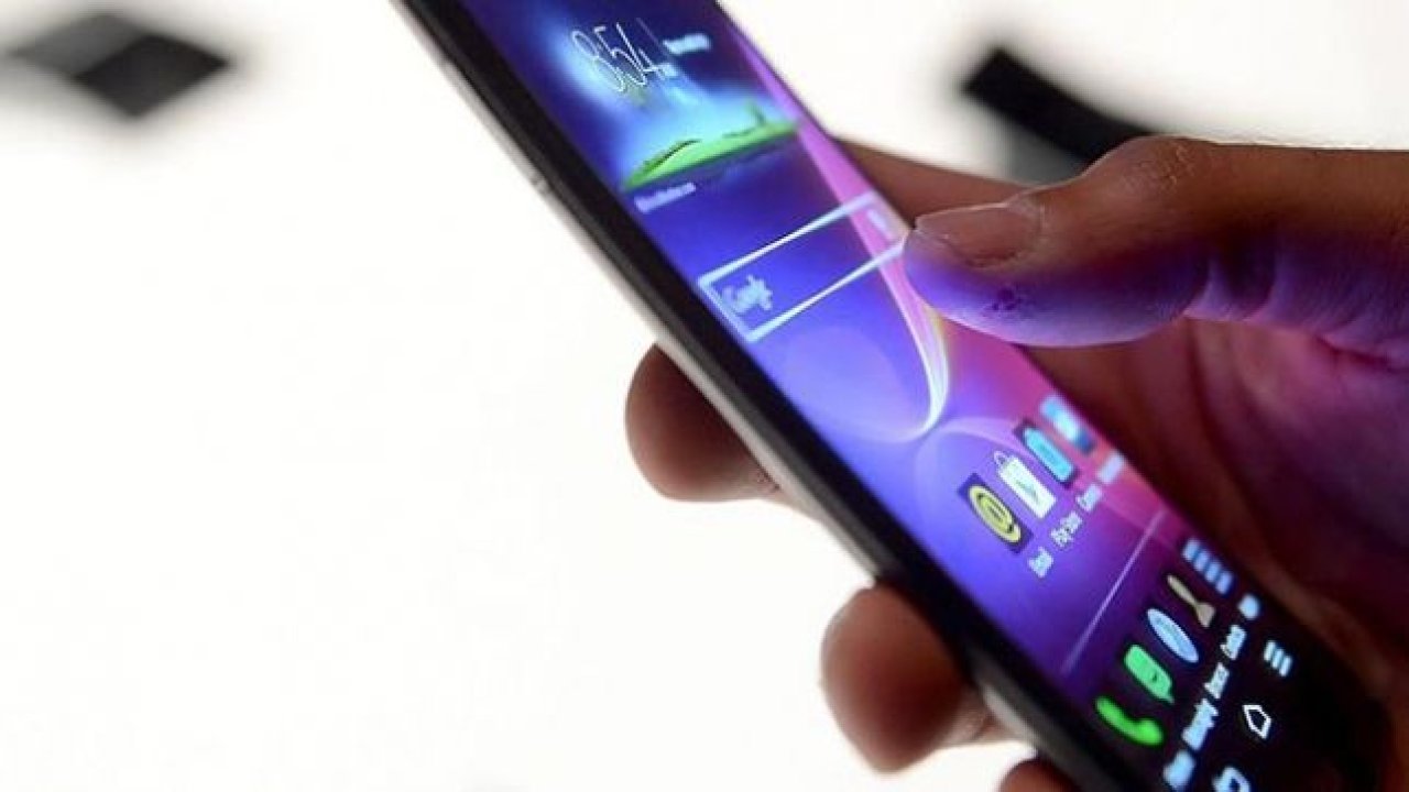 Çin'de cep telefonu kullanıcıları yüz taramasından geçecek