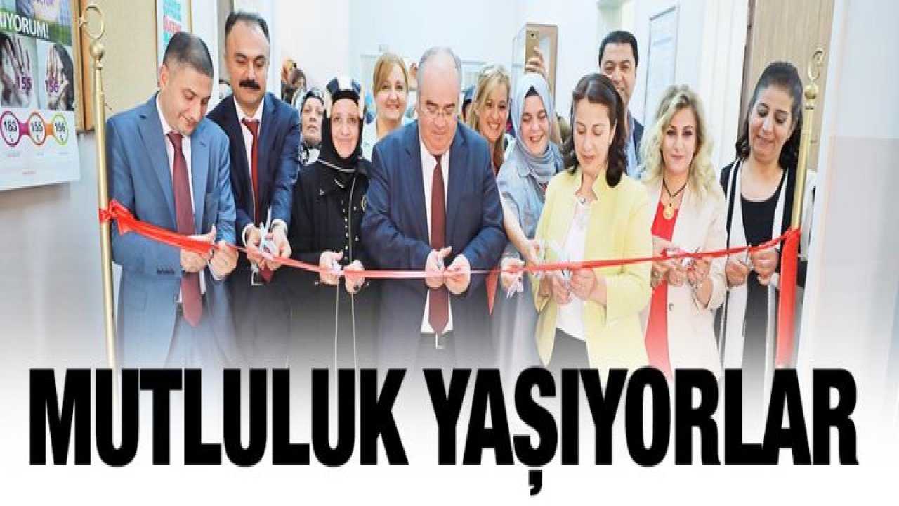 KADINLAR 1 YILLIK ESERLERİNİ SERGİLEDİ