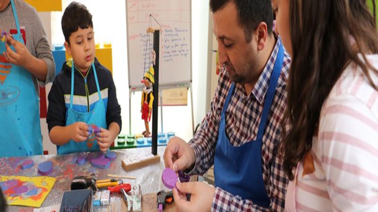 (Özel) Tatili fırsat bilen çocuklar kendi oyuncaklarını yapıyor