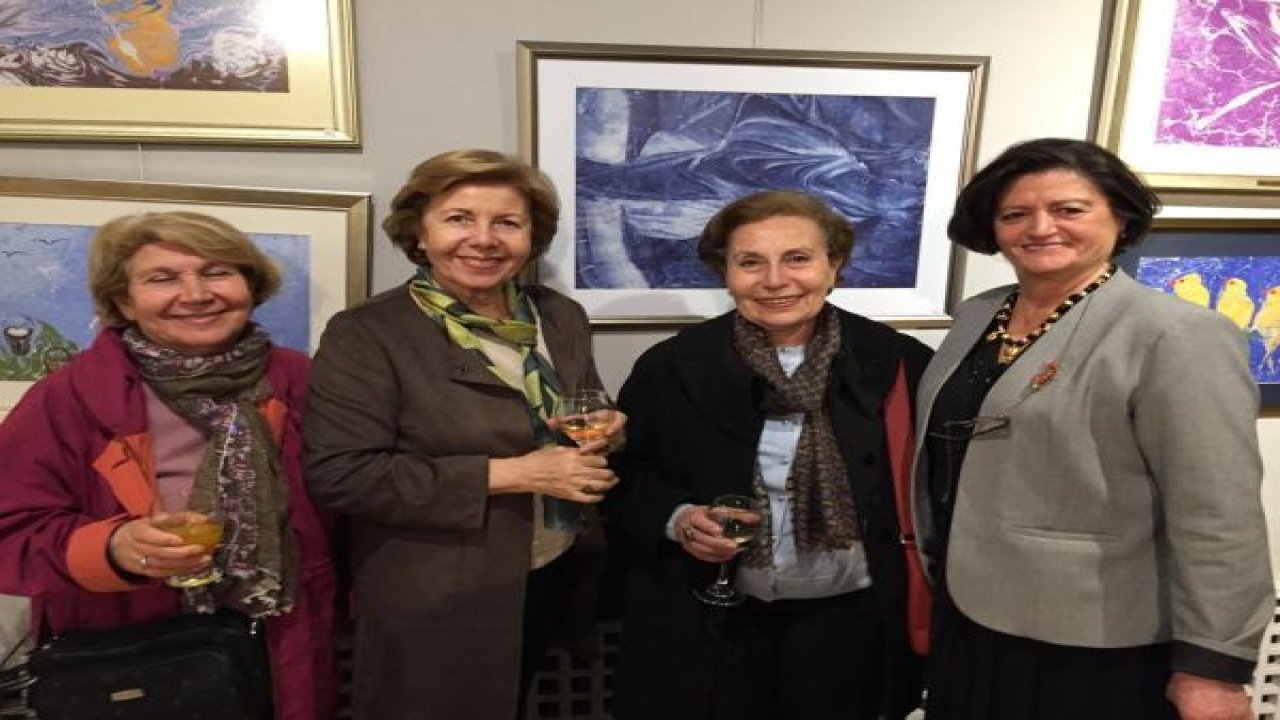 Nükhet Ocak Balkan'ın 'Sudaki Ben' ebru sergisi, Ankara'da açıldı