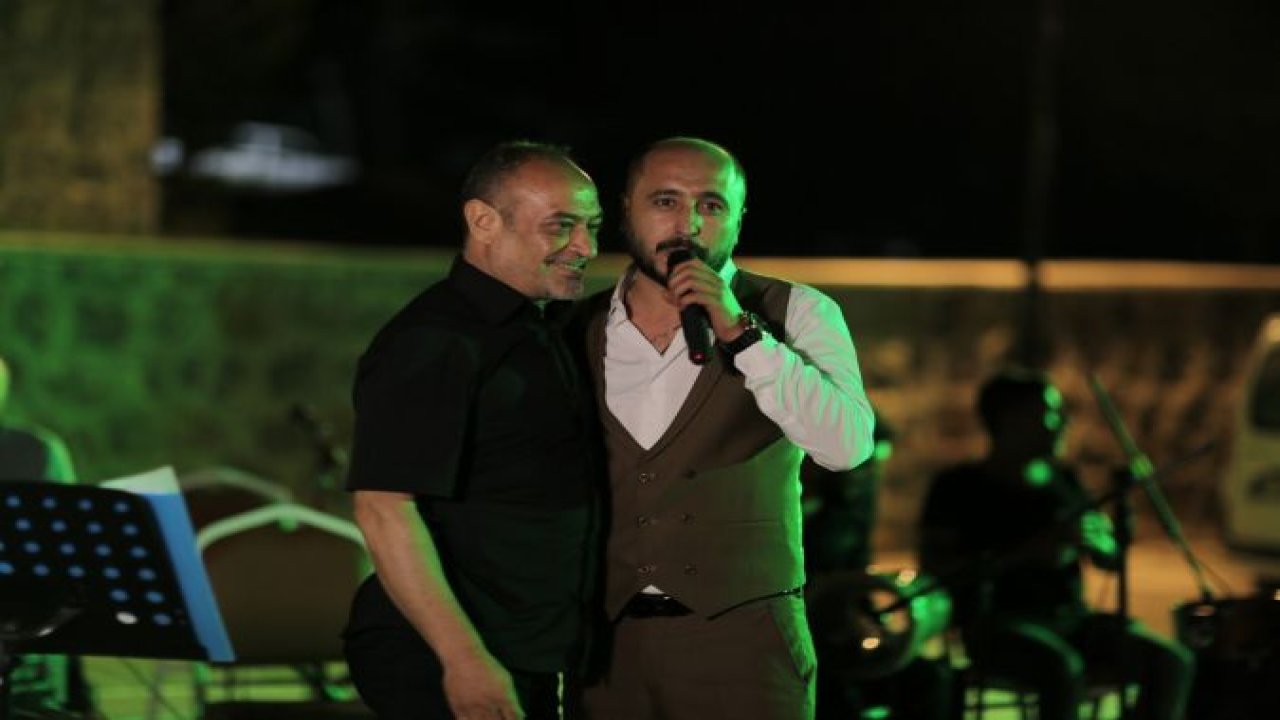 SANATÇI MUSTAFA CAN, ALBÜM TANITIMINDA HAYRANLARIYLA BULUŞTU