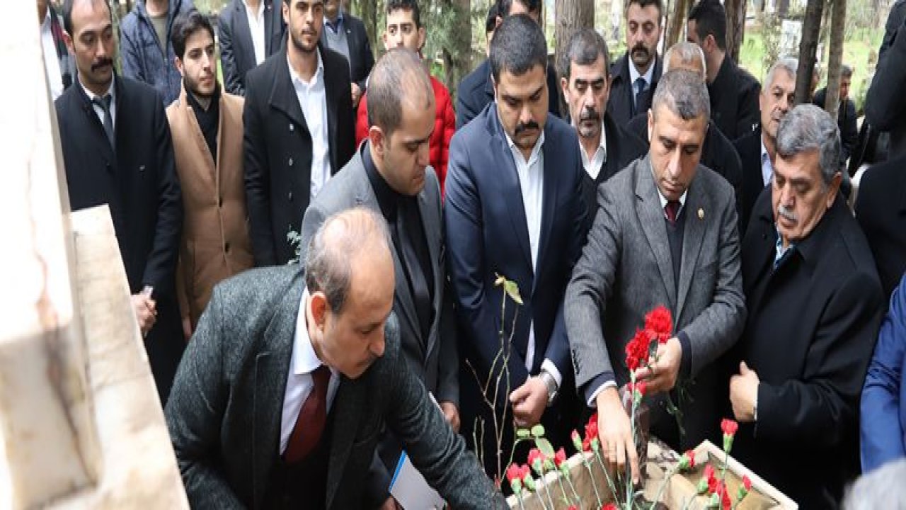 AHMET KERSE MEZARI BAŞINDA DUALARLA ANILDI