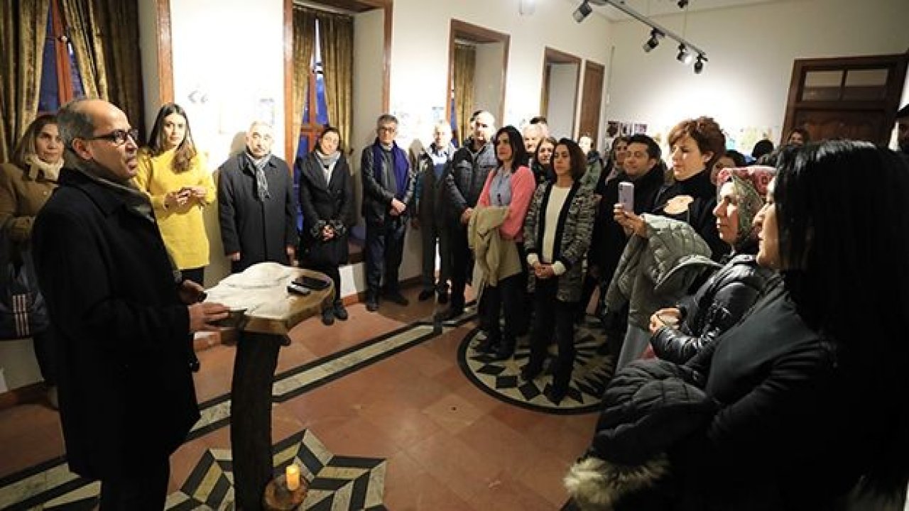 GAÜN SANATTADA ADINDAN SÖZ ETTİRİYOR