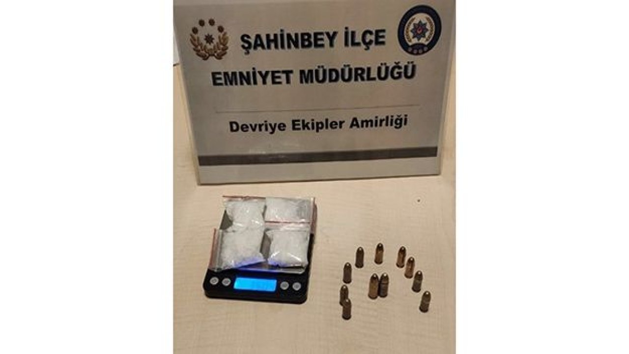 DURDURULAN ARAÇTAN UYUŞTURUCU VE FİŞEK ELE GEÇİRİLDİ