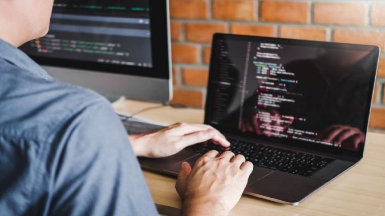 PHP YAZILIM UZMANI MUTLU ARICI