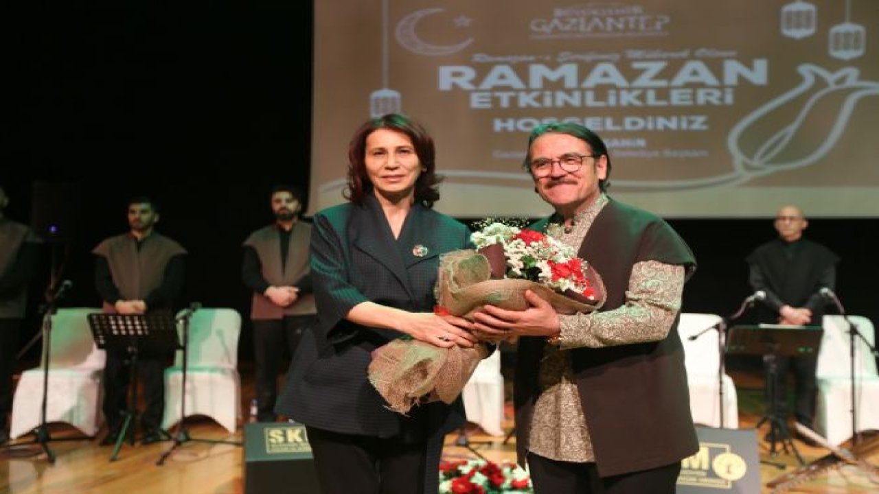 -'GELİN BERABER YANALIM' KONSERİ İZLEYENLERİ MEST ETTİ