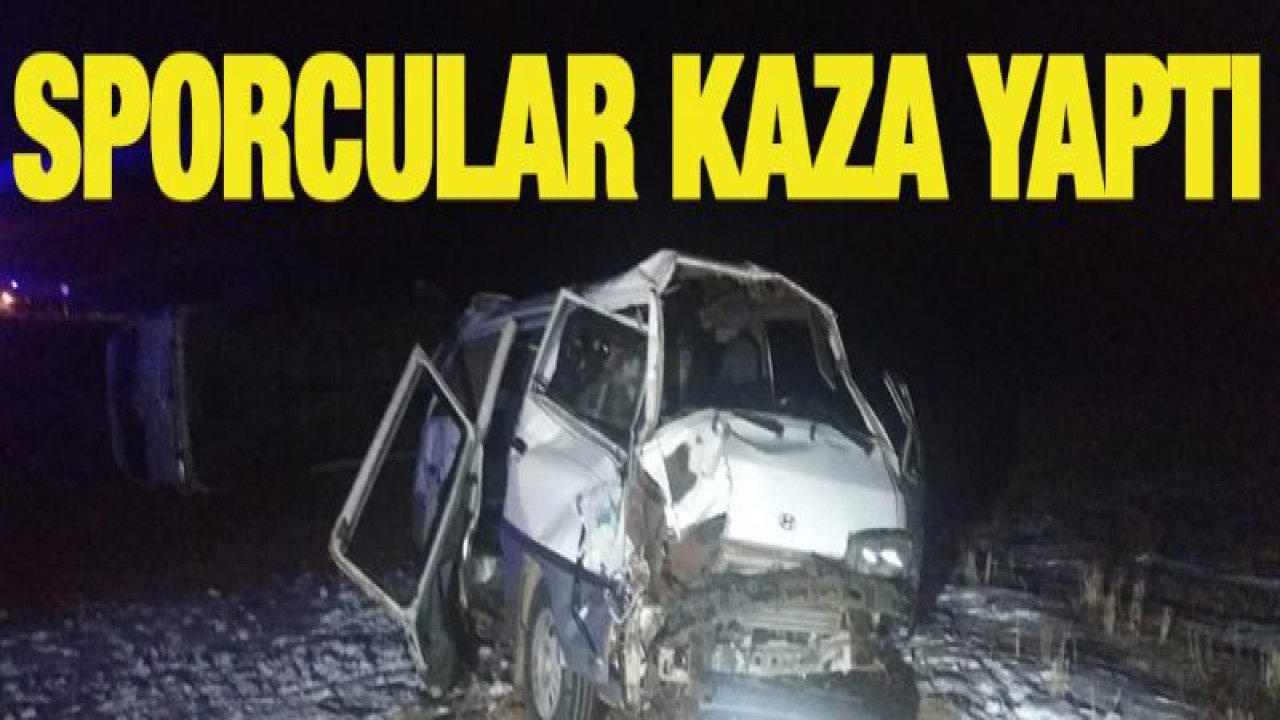 Sporcuları taşıyan minibüs kaza yaptı