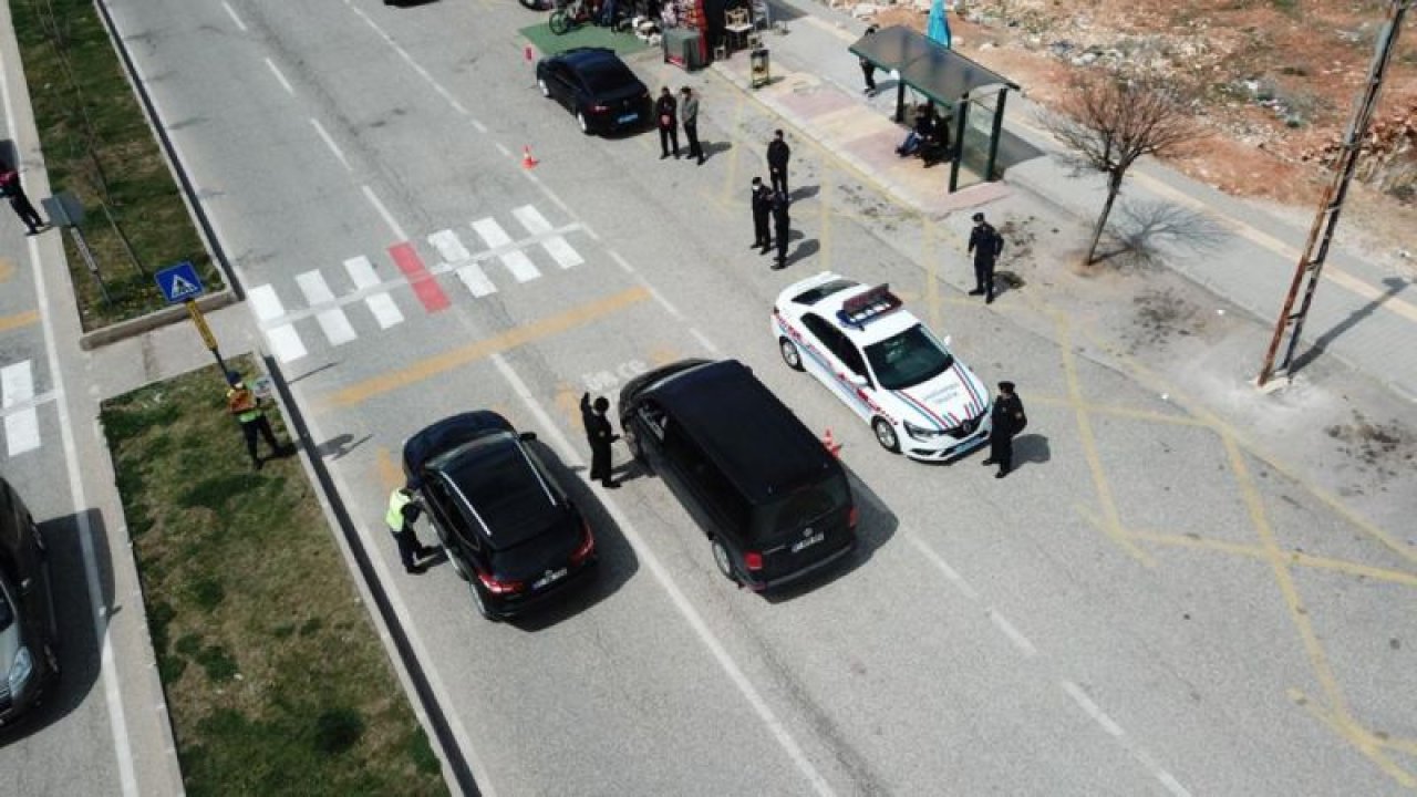 Gaziantep'te jandarma "Yaya önceliği kırmızı çizimizdir" projesine katıldı