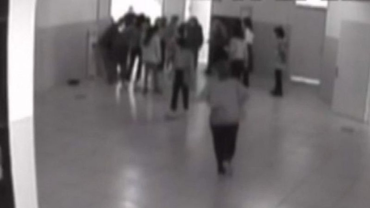 Son Dakika...Video İzle..Gaziantep'te Nefes borusu tıkanan öğrenciyi öğretmeni kurtardı