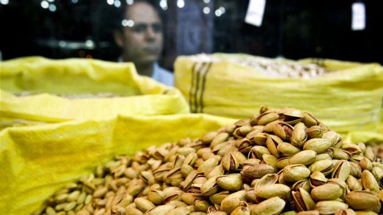 Gaziantep’li Fıstıkçılar Dertli…Eşşek Sırtında İran’dan Kaçak Fıstık Geliyor