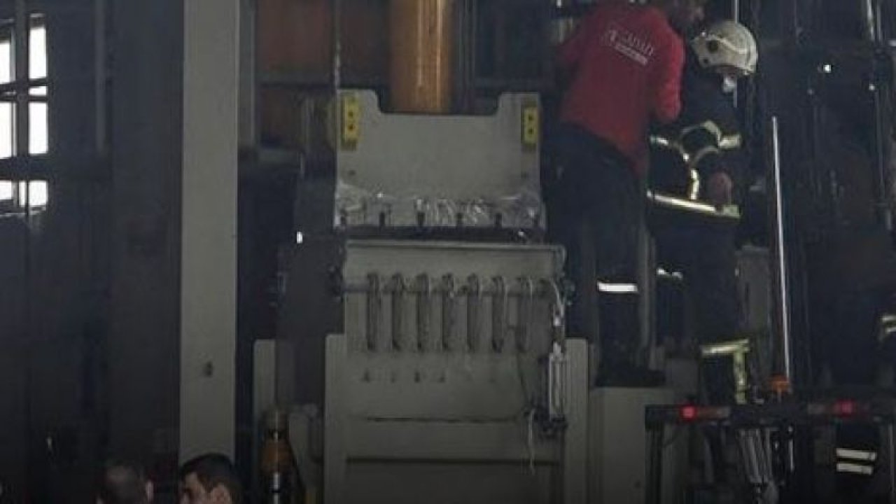Son Dakika...Gaziantep'te pres makinasına ayaklarını kaptırdı...Az Kaldı Canından Oluyordu