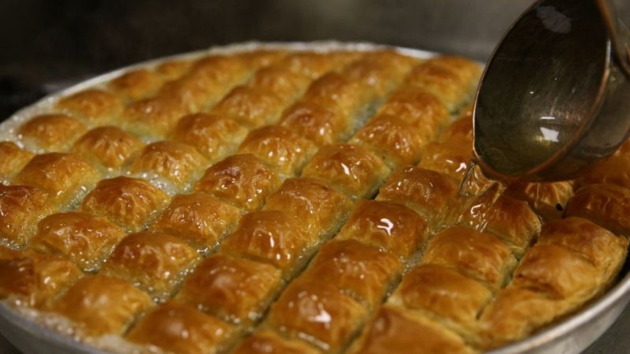 Gastronomi şehri Gaziantep'te baklavacılar ramazana hazır