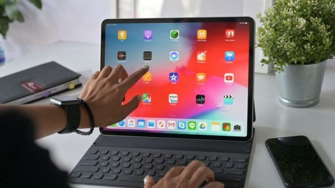 Apple’a bir şok daha: Üst düzey iPad’e parça bulamıyorlar