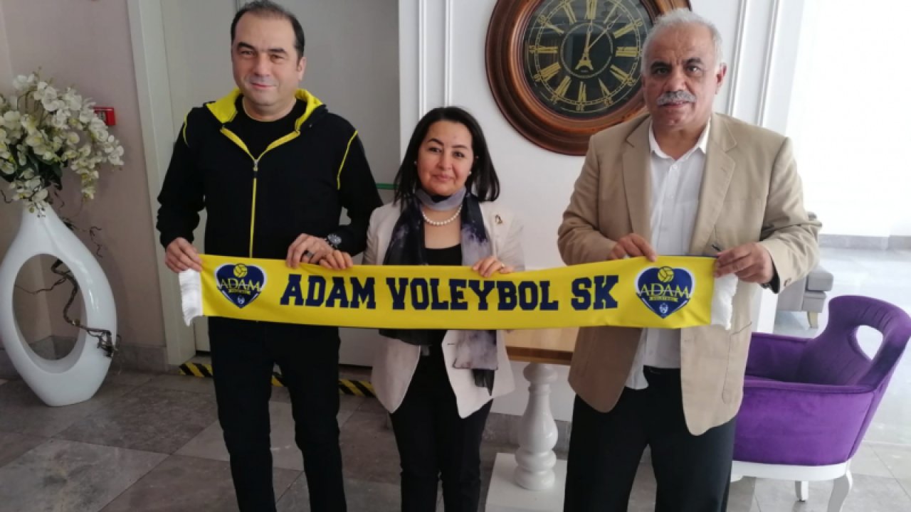 Gaziantep Adam Voleybol maç saatini bekliyor.