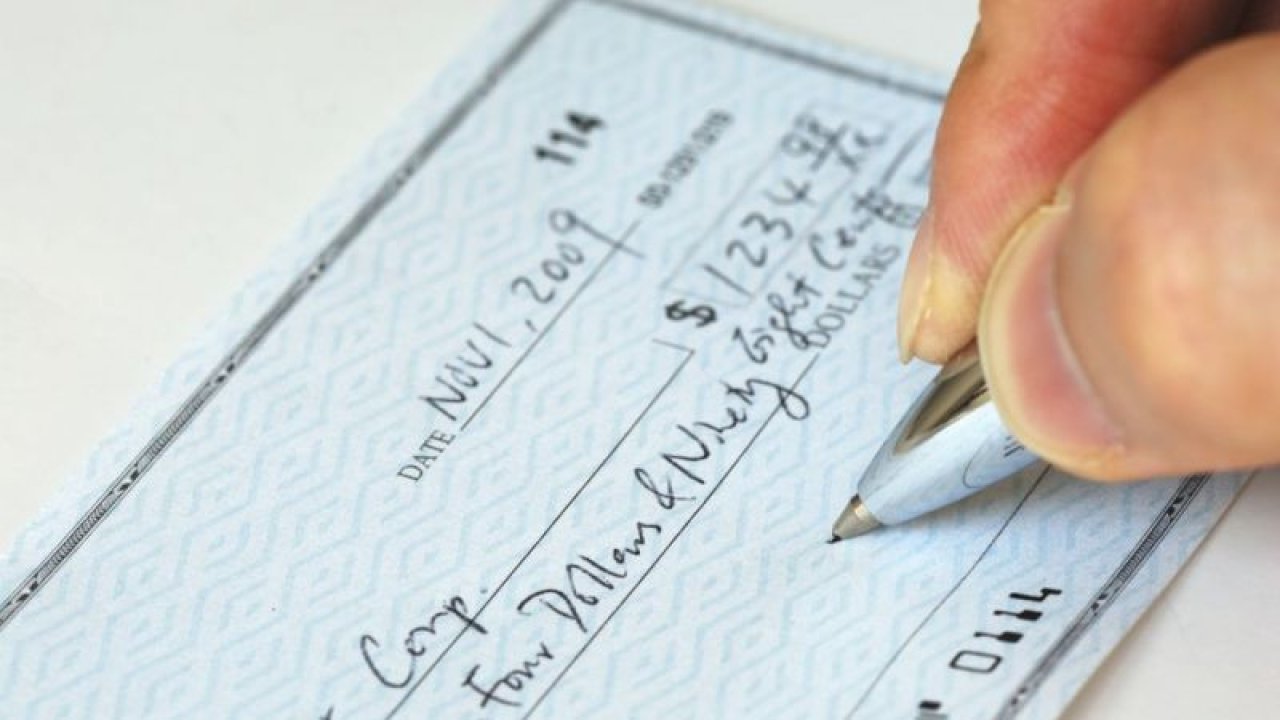 Tam kapanmada krediler ve çekler ödenecek mi?