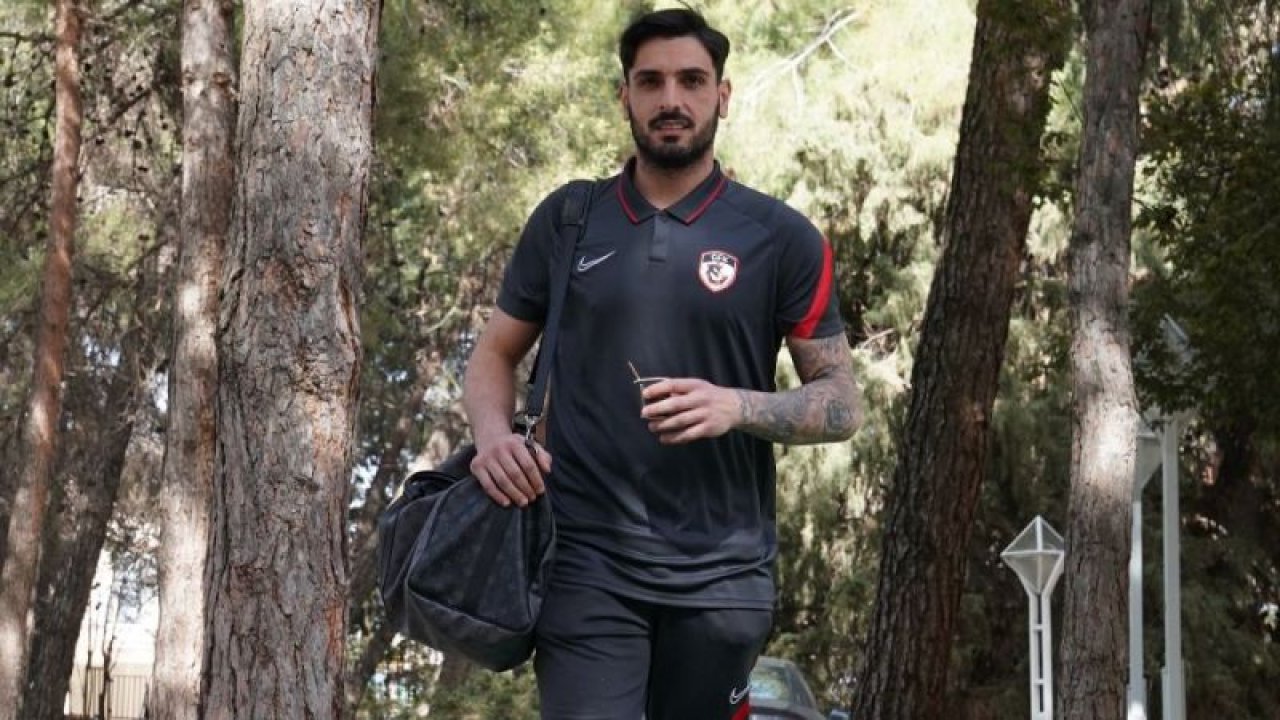 Günay Güvenç, takımla gitti