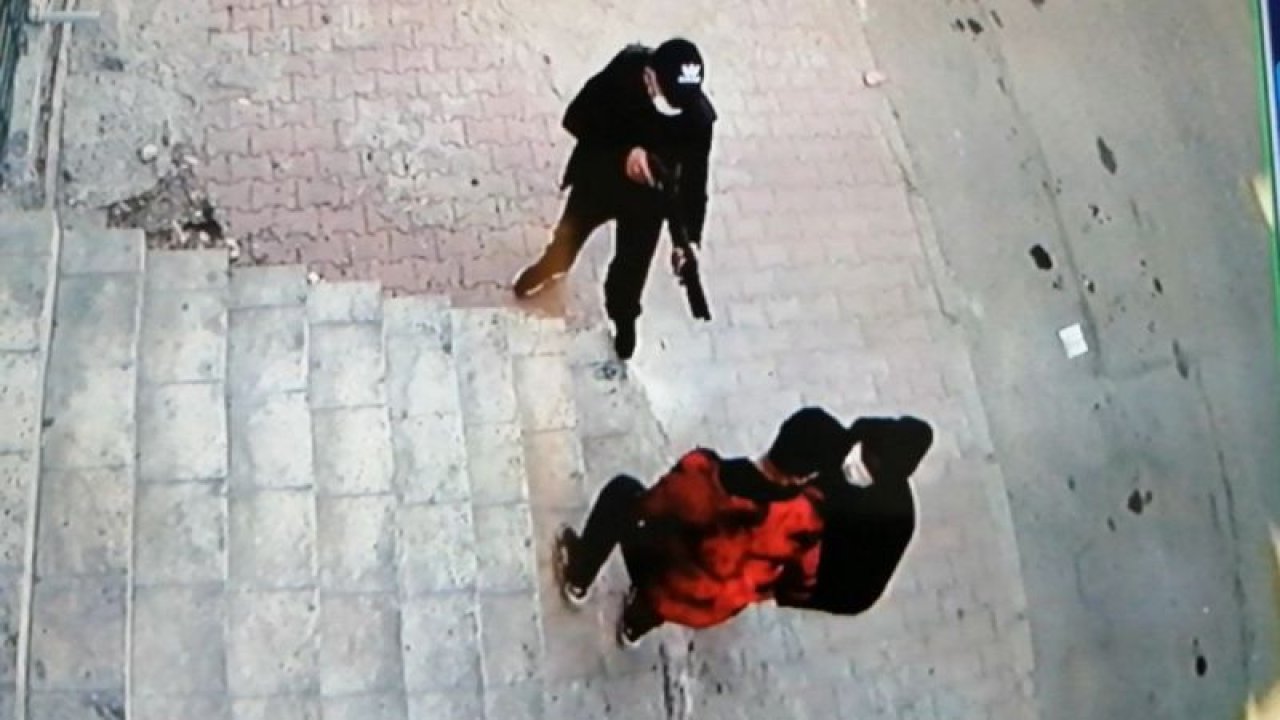 Şehir eşkıyaları yol kesip gasp yaptılar