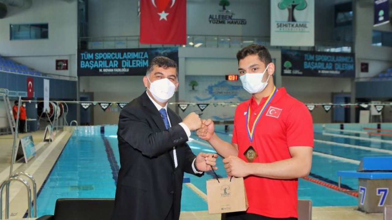 Fadıloğlu, altın kulaçları ödüllendirdi