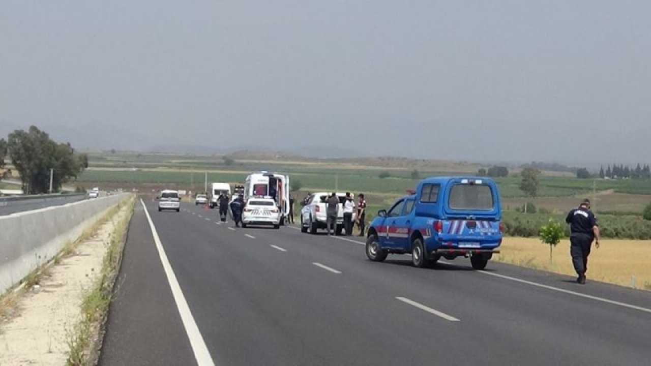 Askerleri taşıyan minibüs devrildi: 3 yaralı