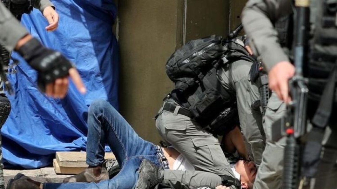 Mescid-i Aksa'da son dakika gelişmeleri: Şeyh Kisvani, İslam dünyasına hitaben, "Nerede onurunuz?"İsrail'den katliam! Tüm dünyanın gözü önünde yaşanıyor